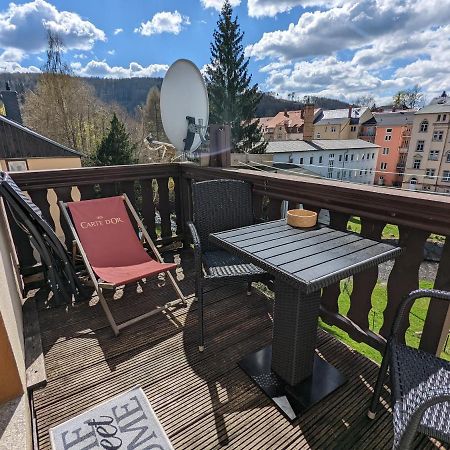 Апартаменти Urlaubstraum Mit Pool, Terrasse & Fluss Im Garten - Ut Зебніц Екстер'єр фото
