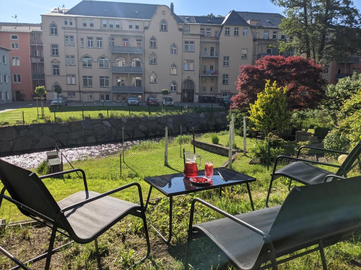 Апартаменти Urlaubstraum Mit Pool, Terrasse & Fluss Im Garten - Ut Зебніц Екстер'єр фото