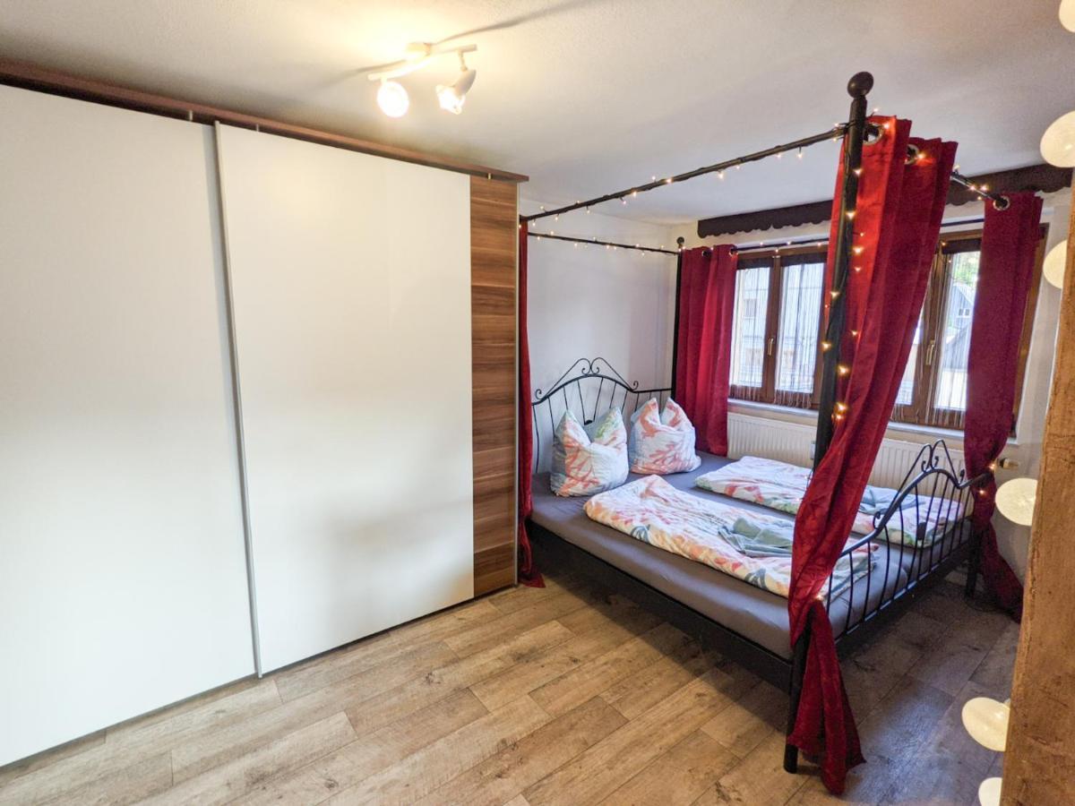 Апартаменти Urlaubstraum Mit Pool, Terrasse & Fluss Im Garten - Ut Зебніц Екстер'єр фото