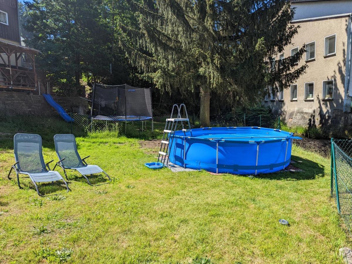 Апартаменти Urlaubstraum Mit Pool, Terrasse & Fluss Im Garten - Ut Зебніц Екстер'єр фото